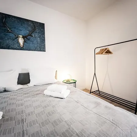 ⋙ Stilvolle Mit 2 Schlafzimmern&balkon ⋘ *