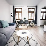 ⋙ Stilvolle Mit 2 Schlafzimmern & Balkon ⋘