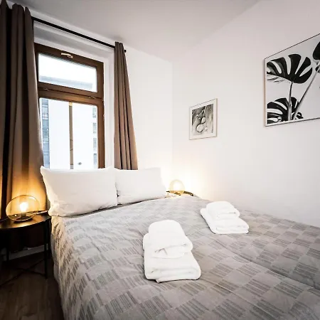 ⋙ Stilvolle Mit 2 Schlafzimmern & Balkon ⋘ Apartmán *