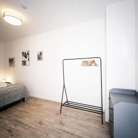 Appartement ⋙ Stilvolle Mit 2 Schlafzimmern & Balkon ⋘