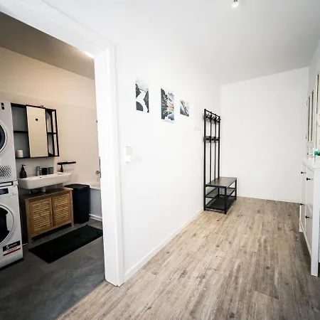 Appartement ⋙ Stilvolle Mit 2 Schlafzimmern & Balkon ⋘ *
