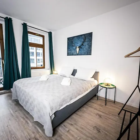 Appartement ⋙ Stilvolle Mit 2 Schlafzimmern & Balkon ⋘ *