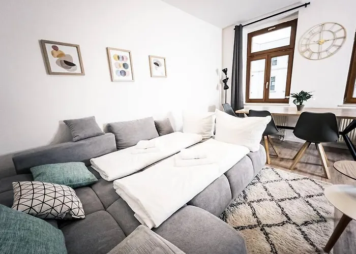 ⋙ Stilvolle Mit 2 Schlafzimmern & Balkon ⋘ Lägenhet *