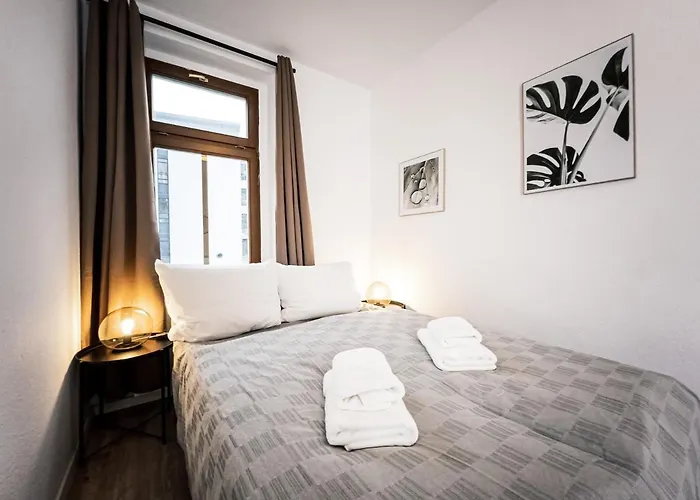 ⋙ Stilvolle Mit 2 Schlafzimmern & Balkon ⋘ Lägenhet *