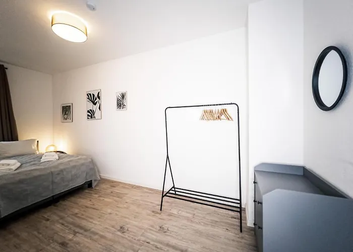 Lägenhet ⋙ Stilvolle Mit 2 Schlafzimmern & Balkon ⋘