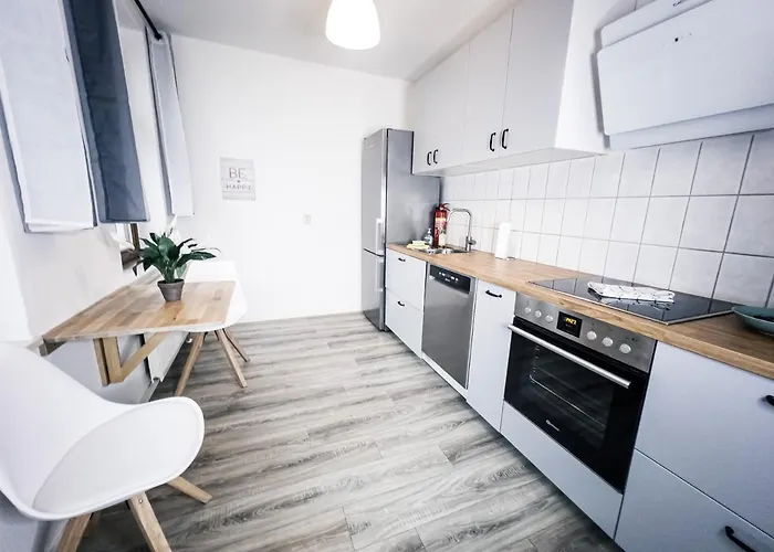 ⋙ Stilvolle Mit 2 Schlafzimmern & Balkon ⋘ *