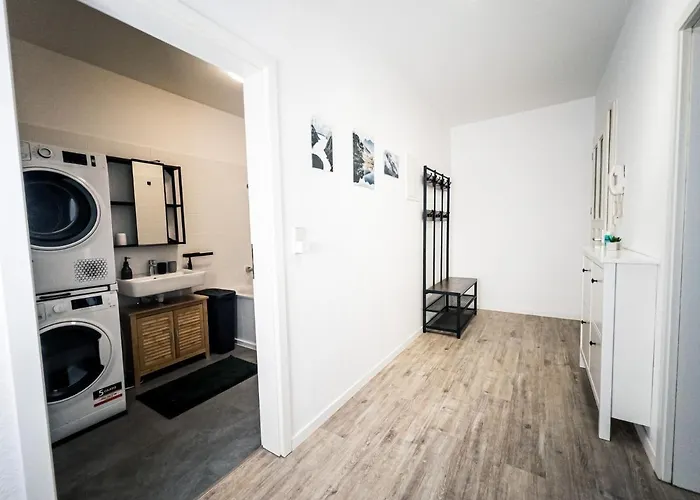 Lägenhet ⋙ Stilvolle Mit 2 Schlafzimmern & Balkon ⋘ *