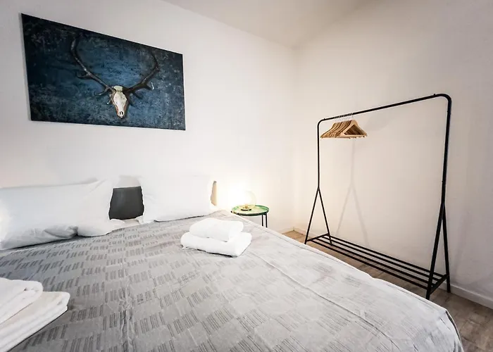 ⋙ Stilvolle Mit 2 Schlafzimmern & Balkon ⋘ *