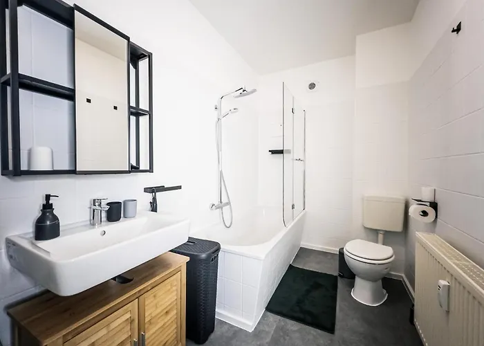 ⋙ Stilvolle Mit 2 Schlafzimmern & Balkon ⋘ Lägenhet Leipzig