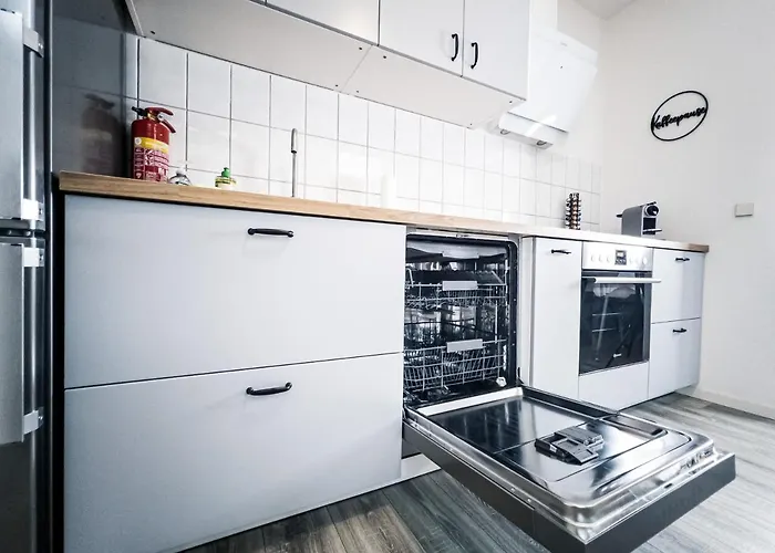 ⋙ Stilvolle Mit 2 Schlafzimmern & Balkon ⋘ Lägenhet *